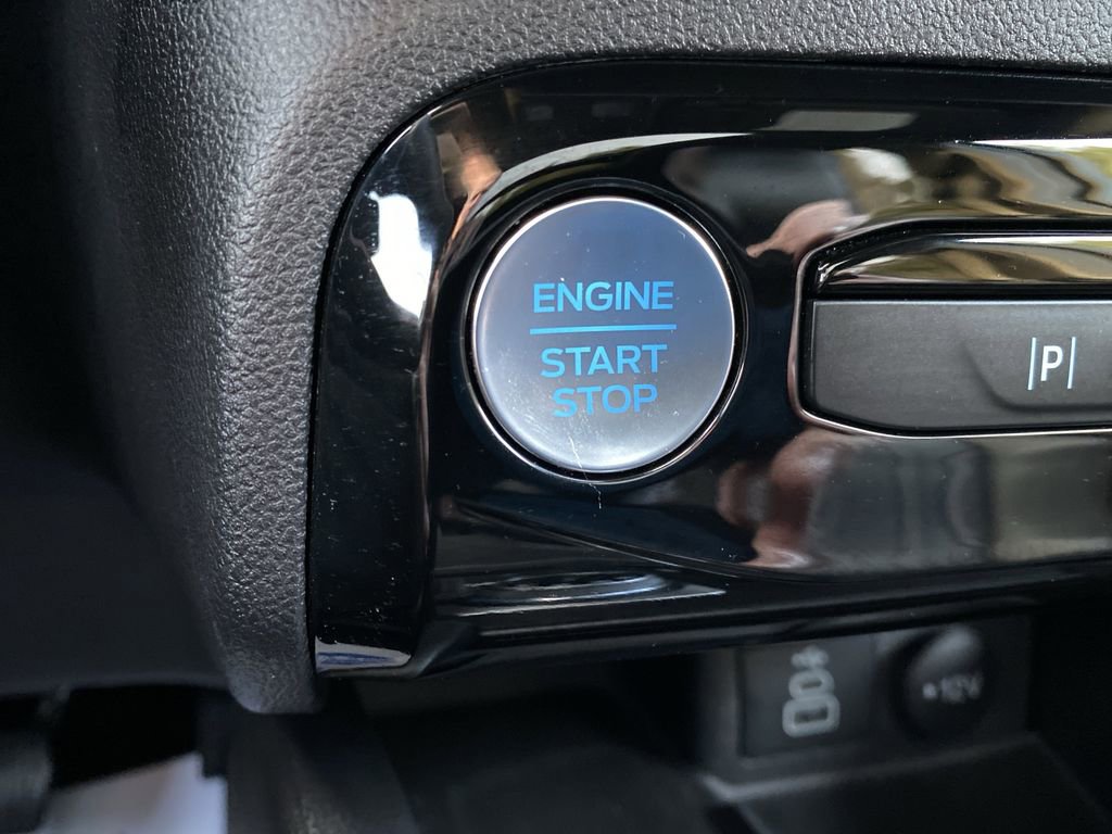 Certified 2025 Ford Escape ST-Line Elite w/ Premium Technology Package image 38