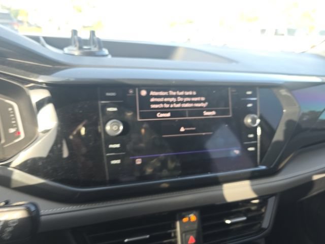 Used 2022 Volkswagen Taos SEL w/ Panoramic Sunroof Package FWD image 13
