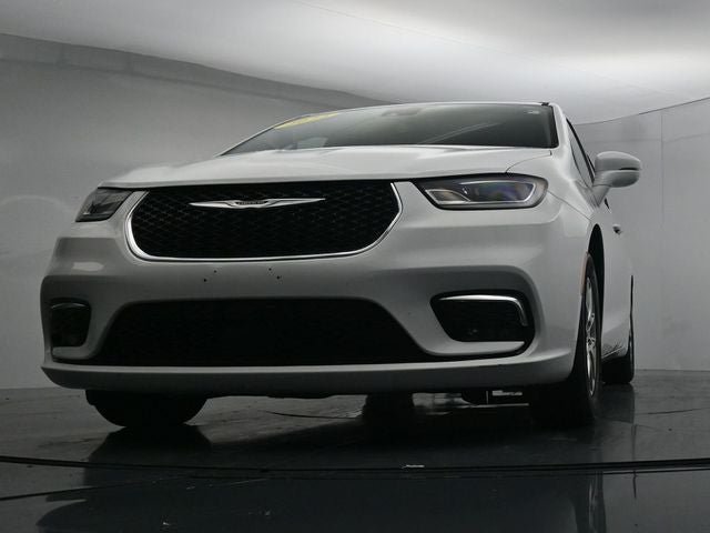 Used 2022 Chrysler Pacifica Touring-L FWD image 31