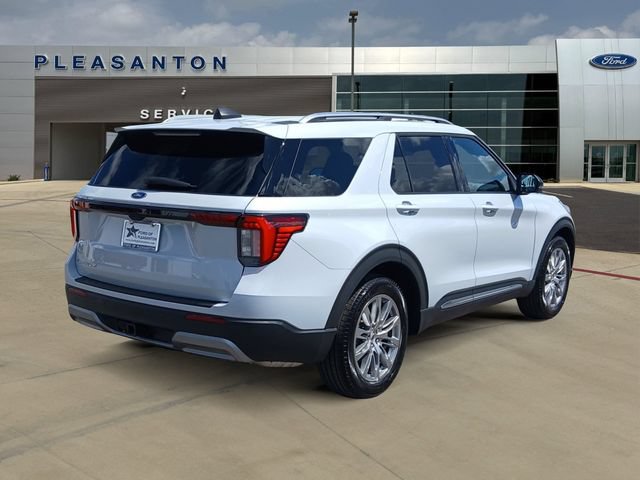 Certified 2026 Ford Explorer Platinum RWD image 5
