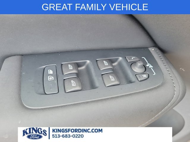 Used 2026 Volvo XC60 B5 Plus w/ Protection Package Premier AWD/4WD image 18