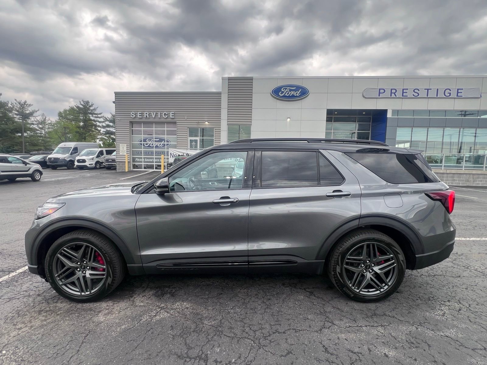 Certified 2025 Ford Explorer ST w/ Sun And Sound Package AWD/4WD image 9