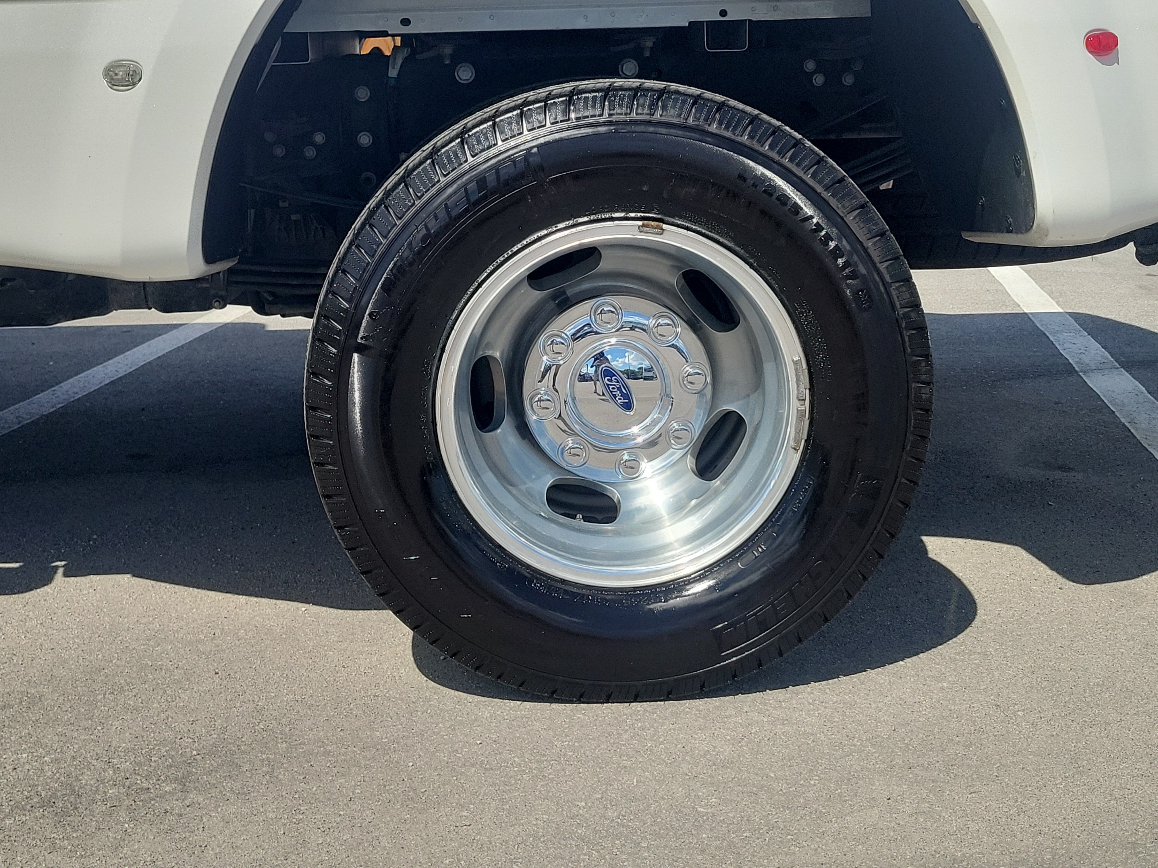 Certified 2024 Ford F350 Platinum AWD/4WD image 31
