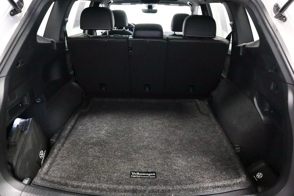 Used 2023 Volkswagen Tiguan SE R-Line AWD/4WD image 13