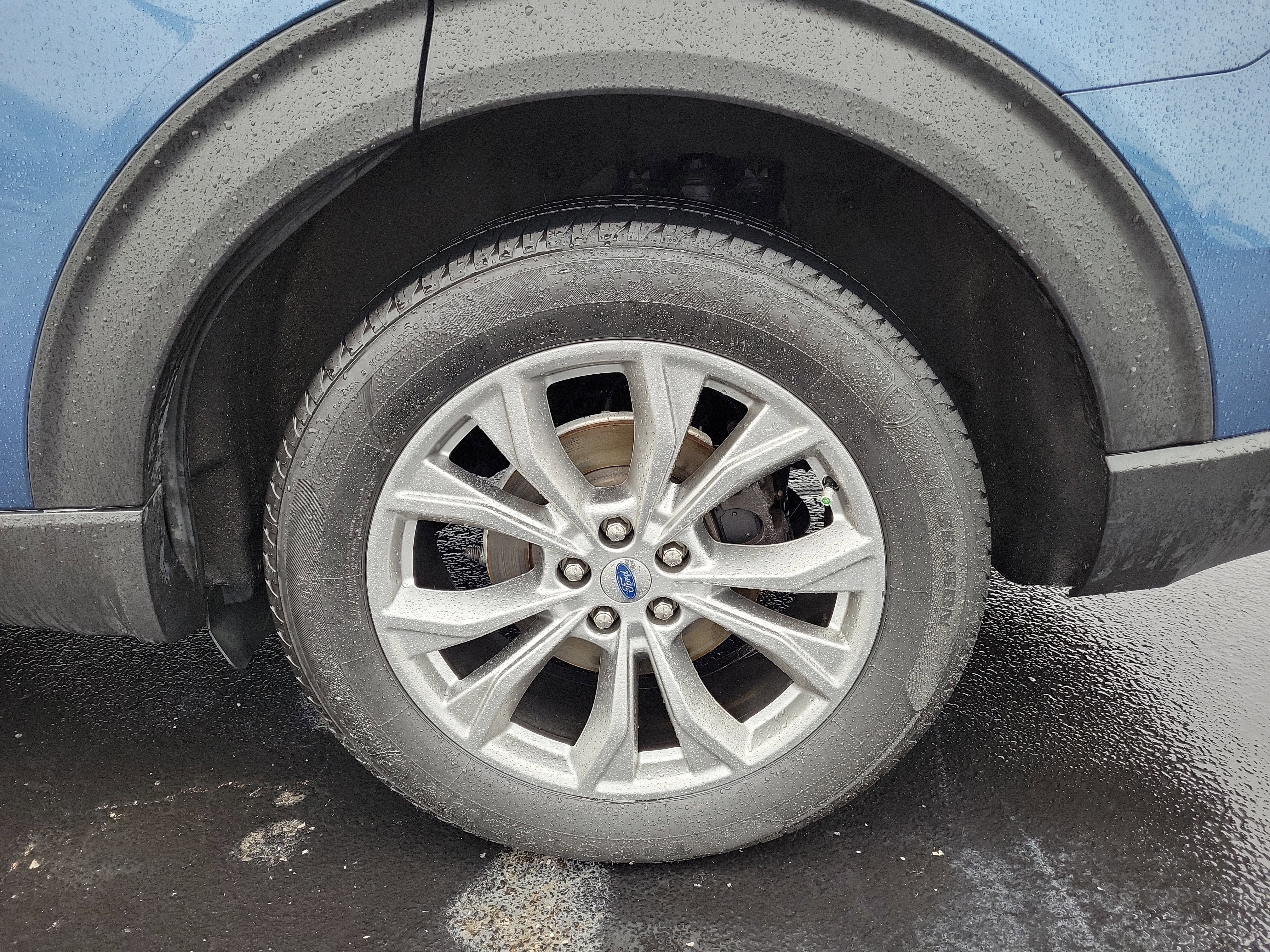 Certified 2020 Ford Explorer XLT w/ Equipment Group 202A image 5