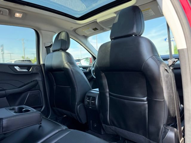 Certified 2022 Ford Escape SEL w/ Technology Package AWD/4WD image 16