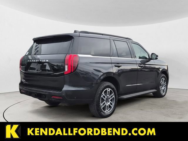 Certified 2025 Ford Expedition Active image 5