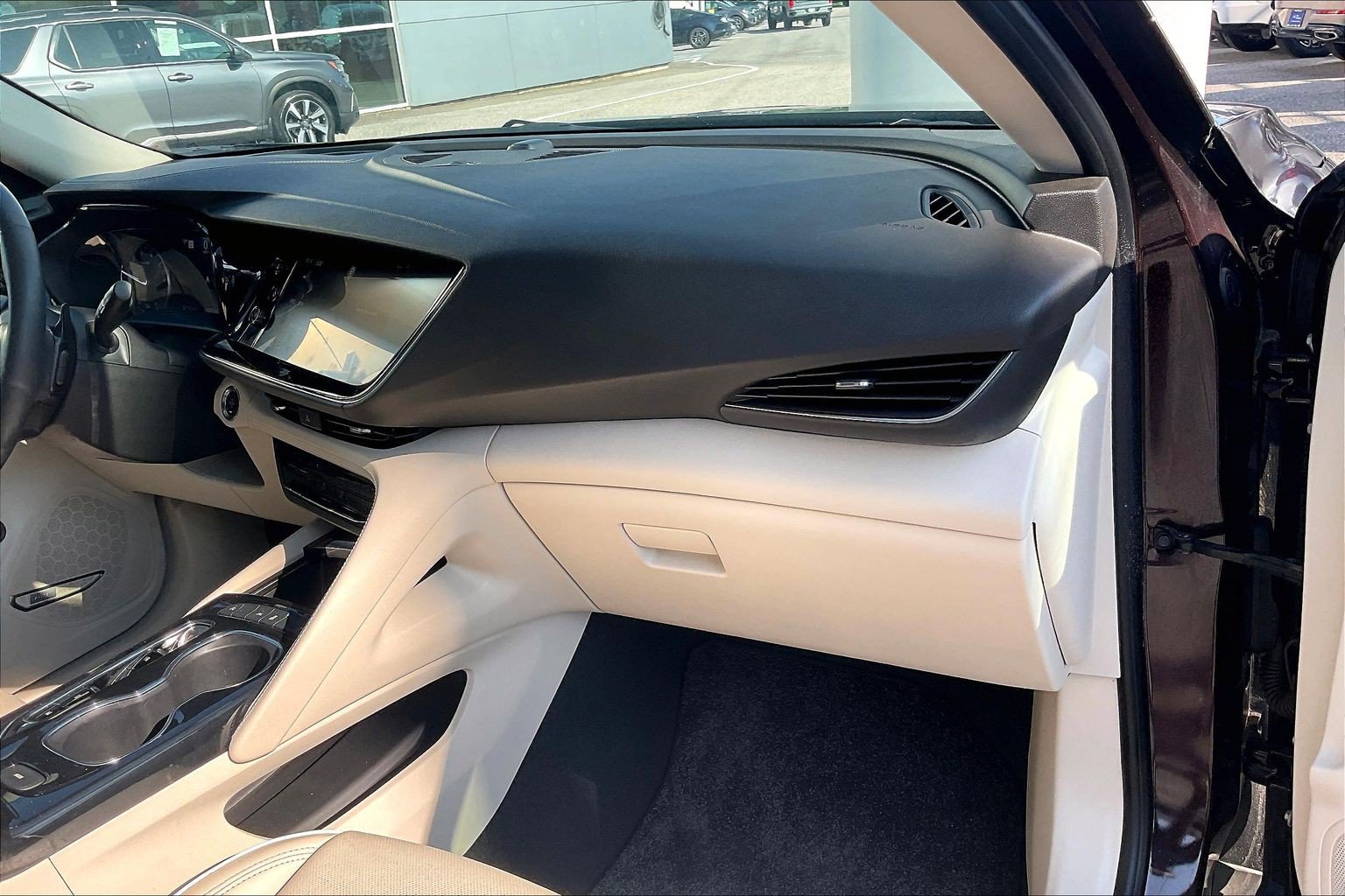 Used 2022 Buick Envision Avenir w/ Premium Seat Package FWD image 14