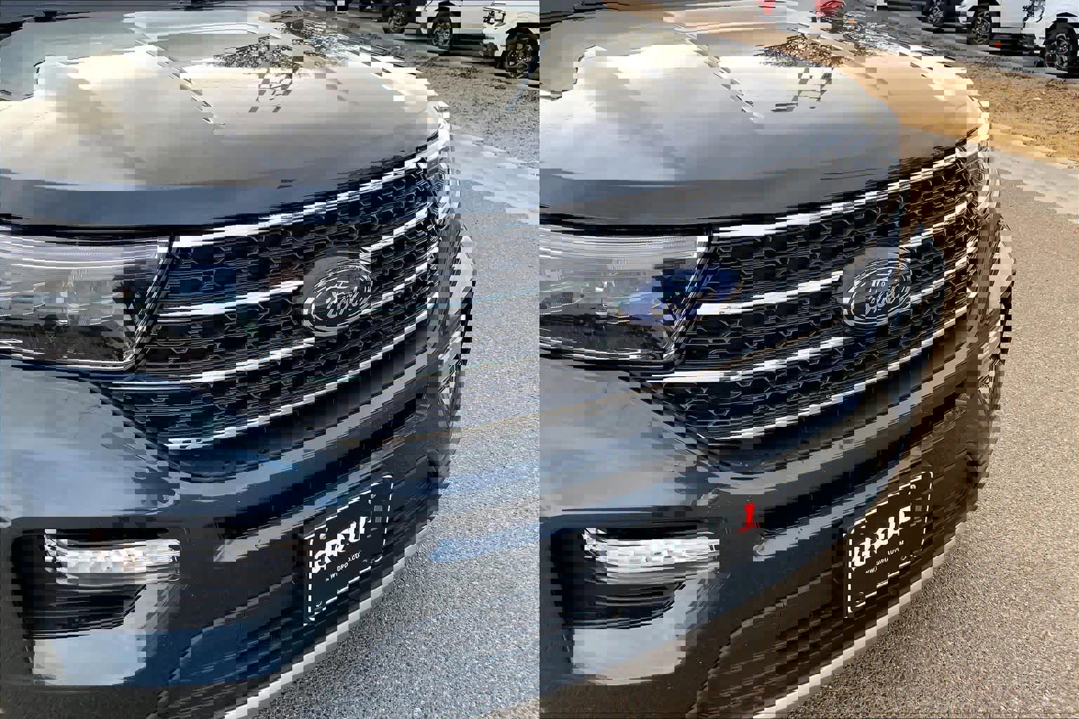 Certified 2022 Ford Explorer XLT w/ Equipment Group 202A image 29