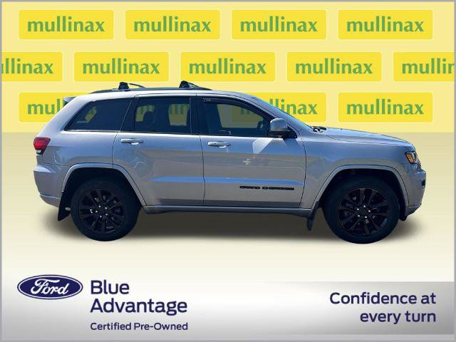 Used 2020 Jeep Grand Cherokee Altitude AWD/4WD image 2