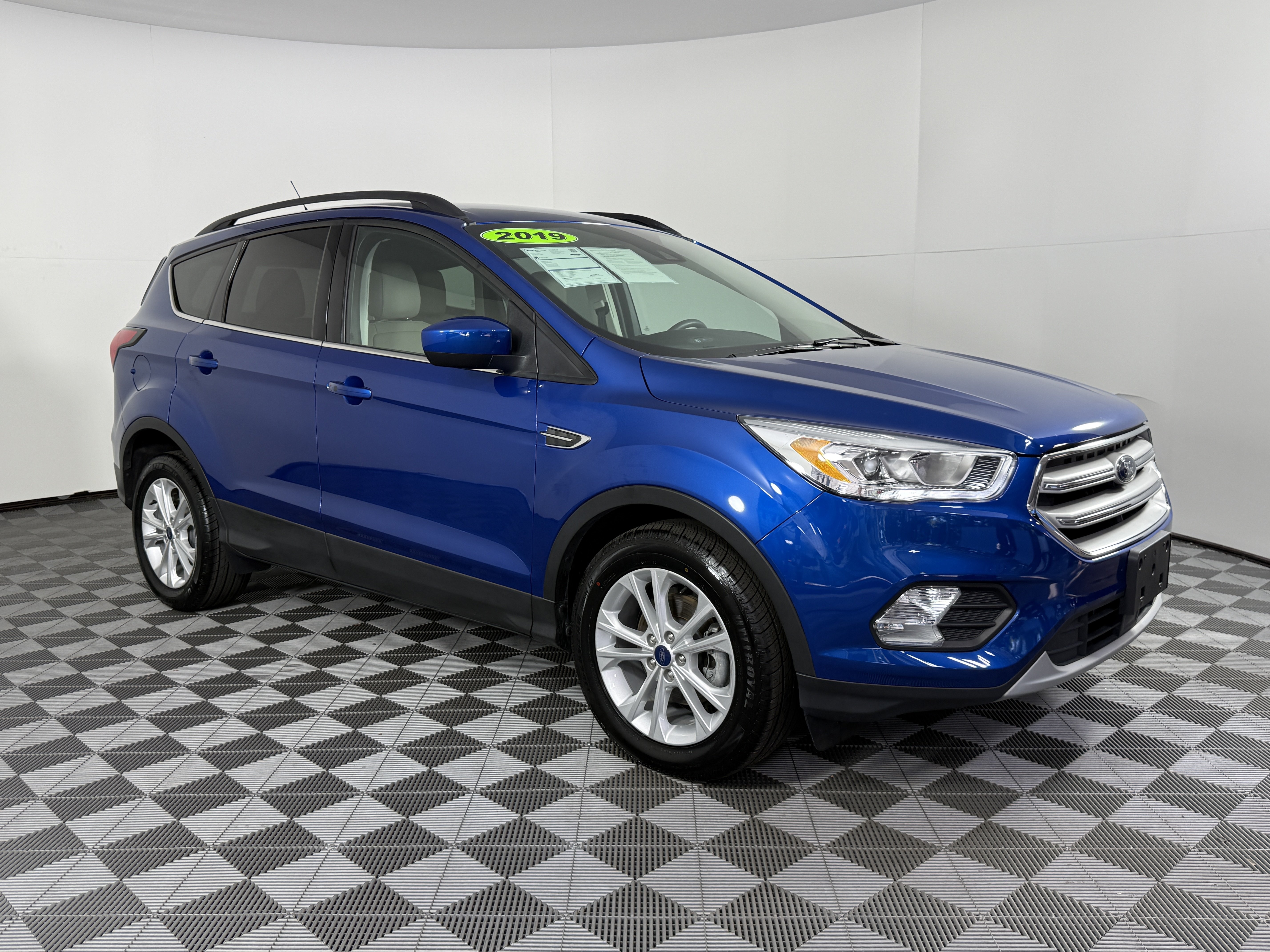 Certified 2019 Ford Escape SEL FWD image 1
