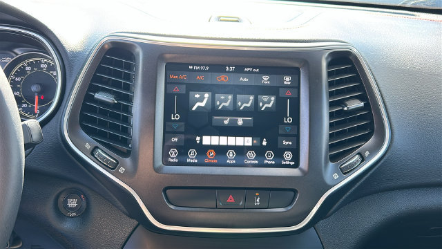 Used 2022 Jeep Cherokee Trailhawk w/ Trailer Tow Group AWD/4WD image 20