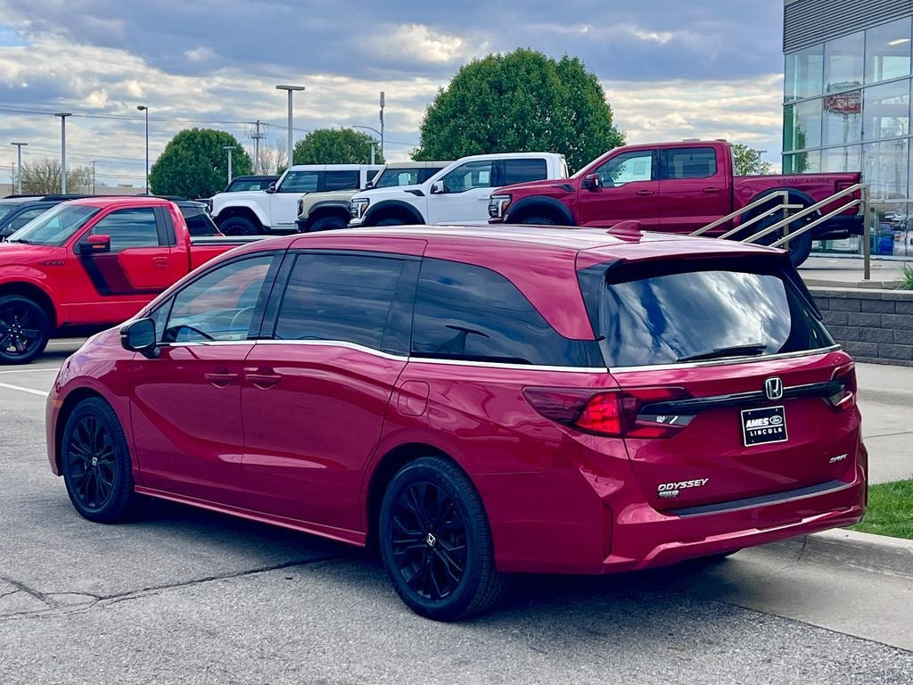 Used 2025 Honda Odyssey Sport-L image 4