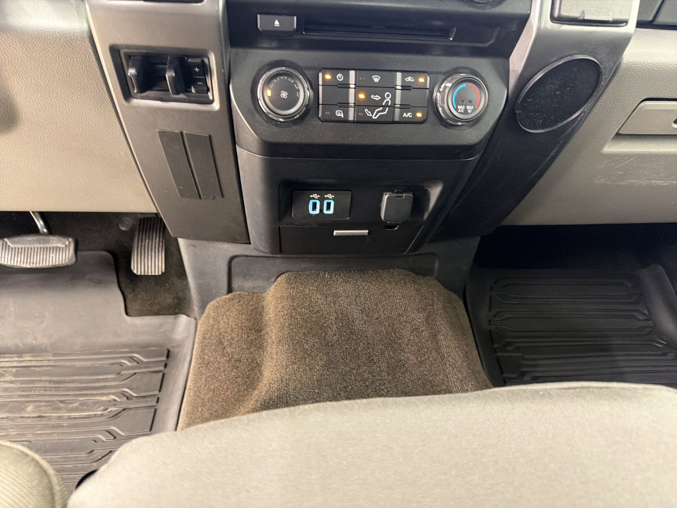 Certified 2018 Ford F250 XLT w/ Advanced Security Pack image 22