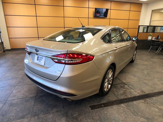 Certified 2017 Ford Fusion SE w/ Fusion SE Technology Package FWD image 7