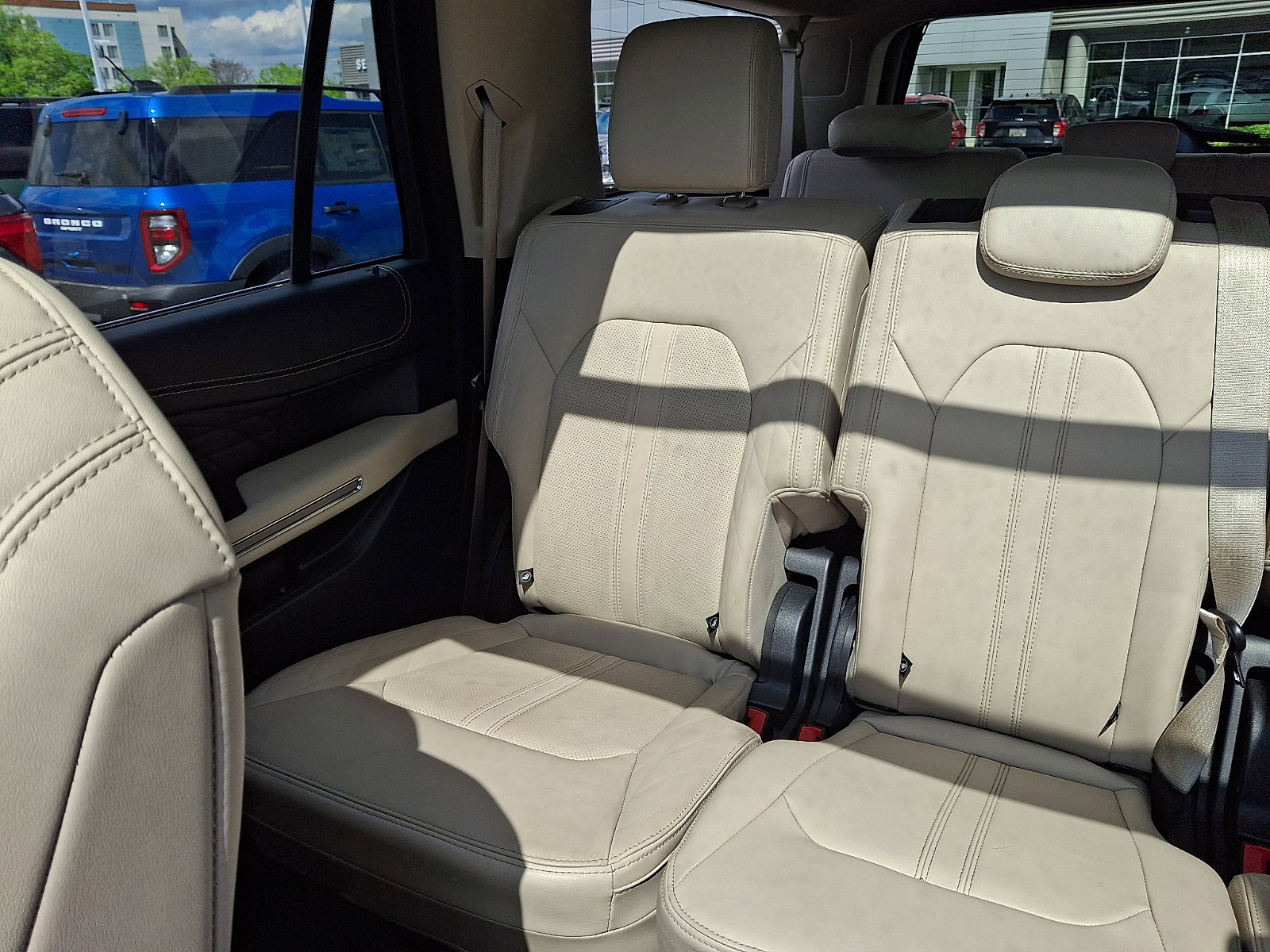 Certified 2022 Ford Expedition Max Platinum image 17