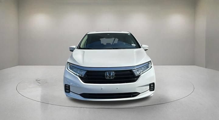 Used 2023 Honda Odyssey Touring image 2