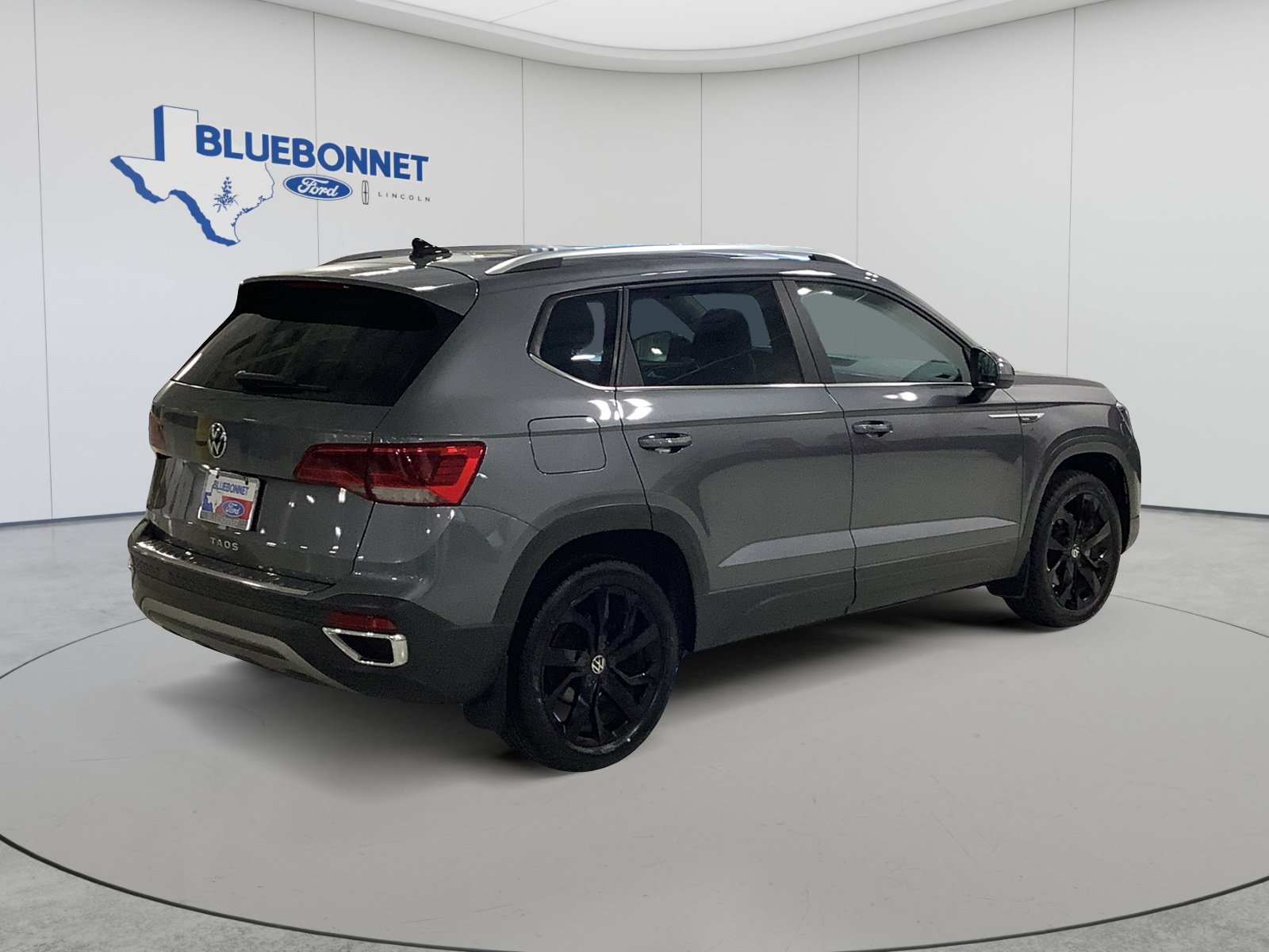 Used 2022 Volkswagen Taos SE FWD image 5