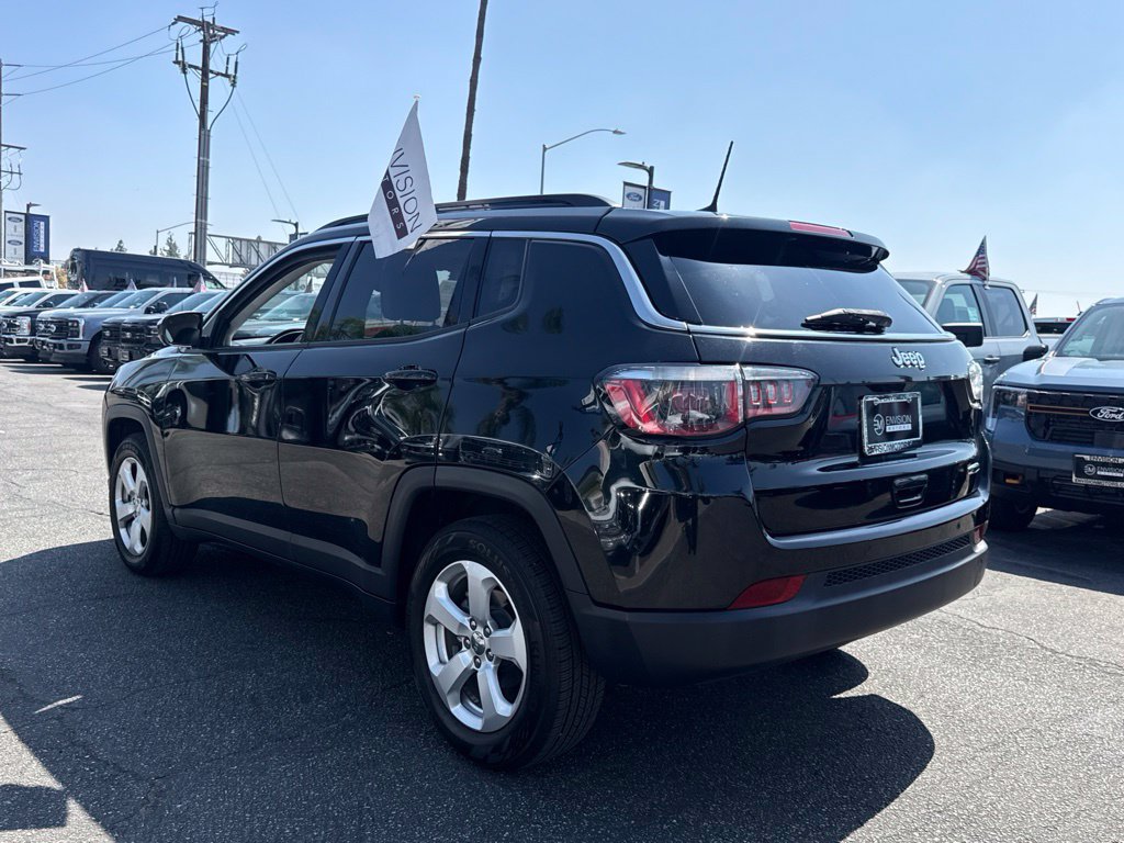 Used 2018 Jeep Compass Latitude w/ Popular Equipment Group FWD image 8