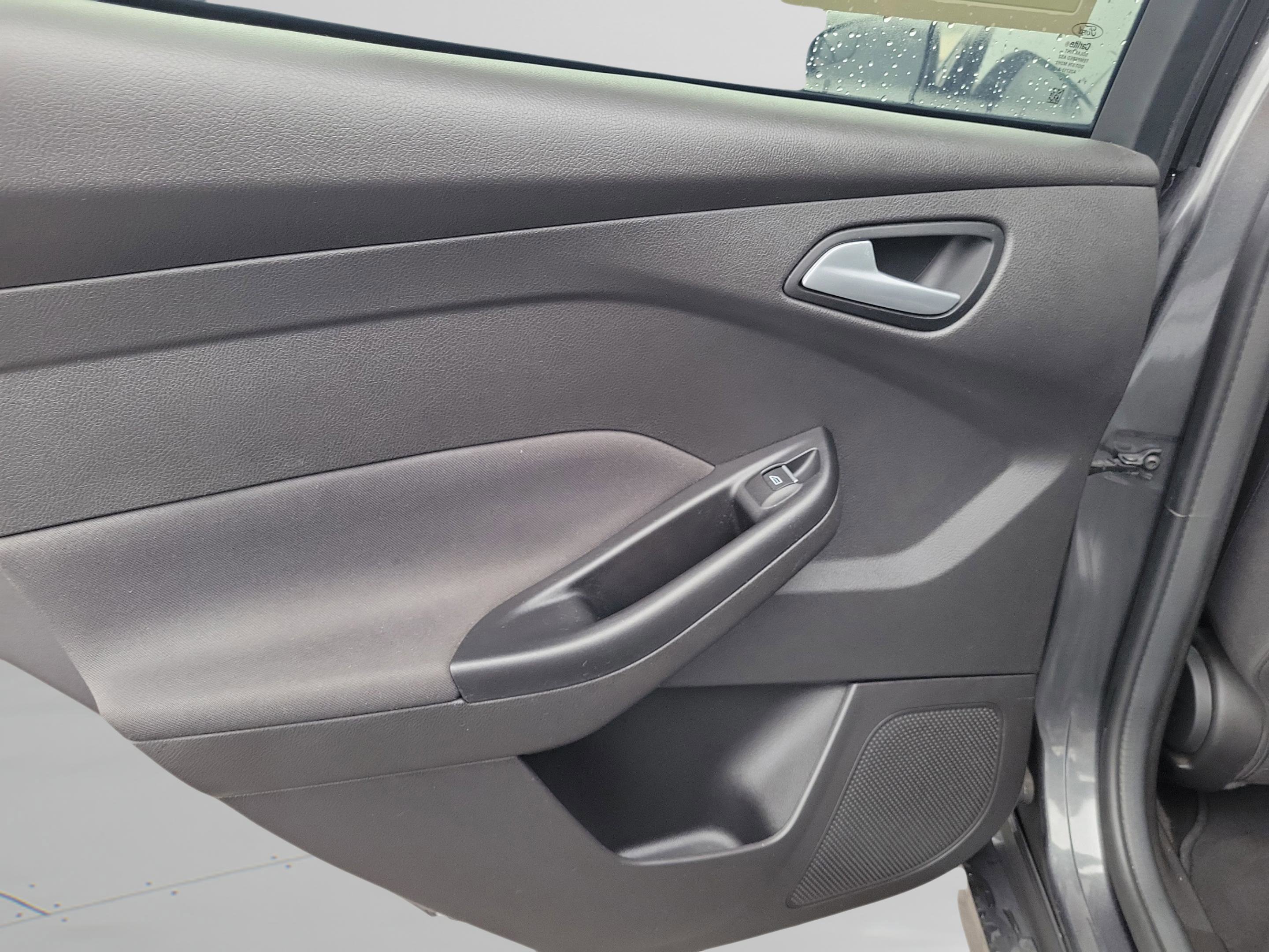 Certified 2018 Ford Focus ST image 12