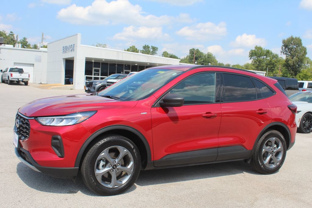 Certified 2025 Ford Escape ST-Line AWD/4WD image 3