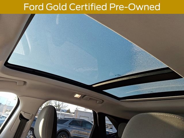 Certified 2022 Ford Escape SE w/ SE Sport Appearance Package image 17