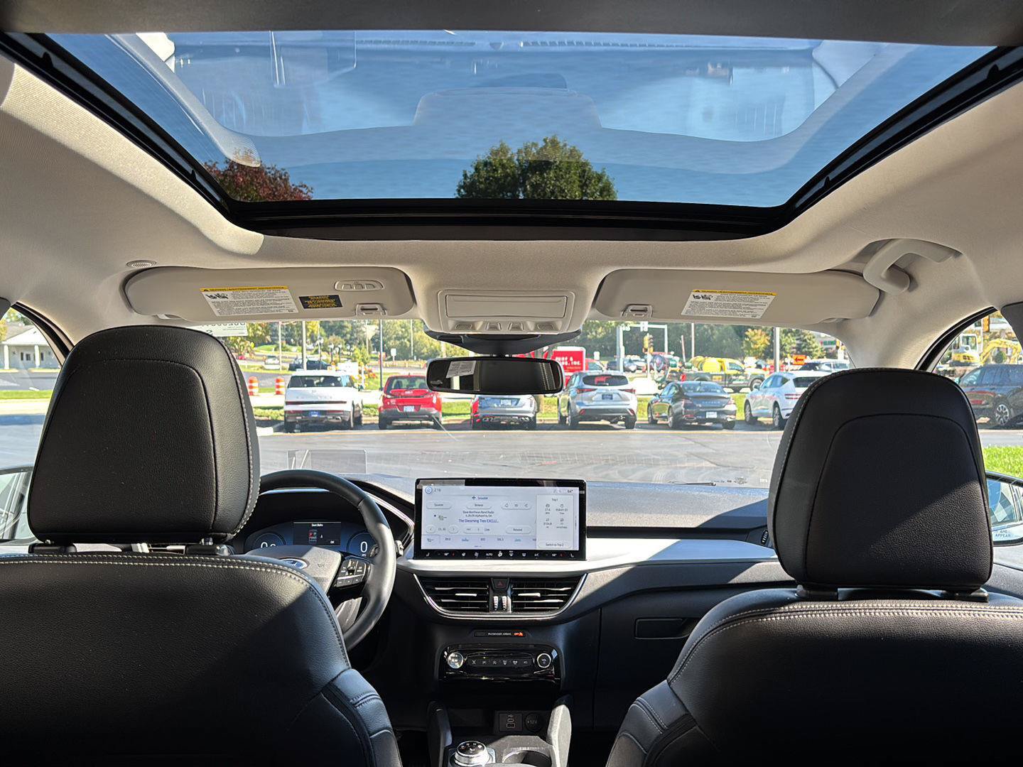 Certified 2024 Ford Escape Platinum w/ Premium Technology Package AWD/4WD image 28