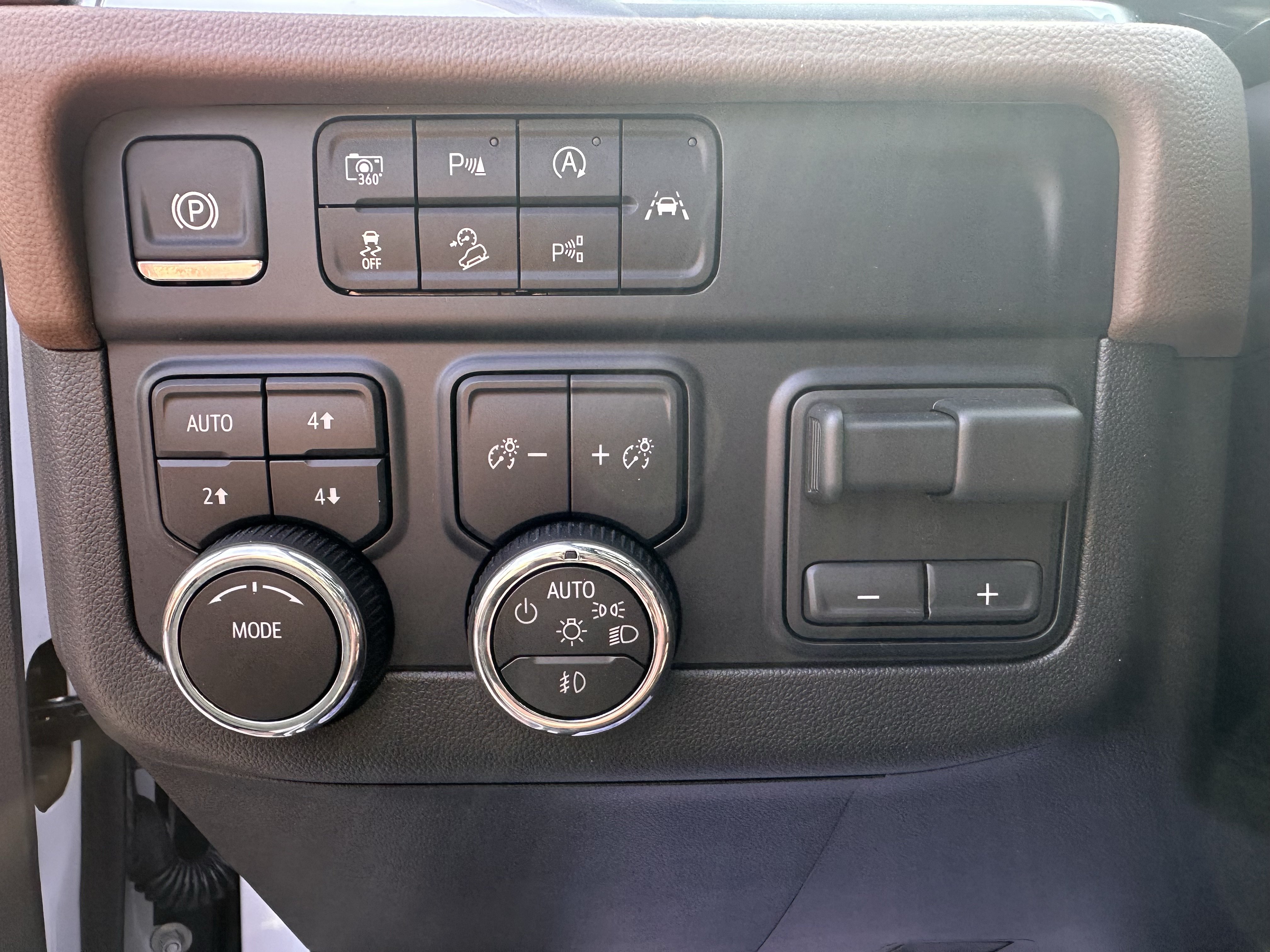 Used 2026 Chevrolet Tahoe High Country w/ Sun And Tow Package AWD/4WD image 19