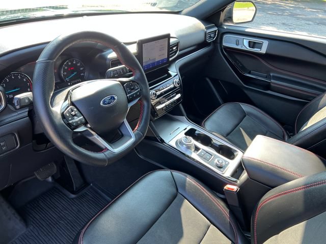 Certified 2022 Ford Explorer ST-Line w/ Class IV Trailer Tow Package AWD/4WD image 18
