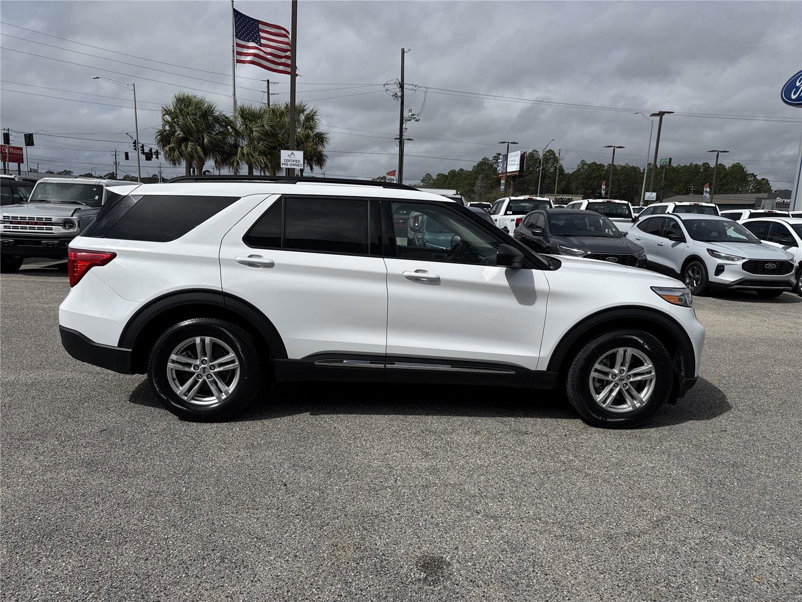 Certified 2024 Ford Explorer XLT w/ Equipment Group 202A image 7