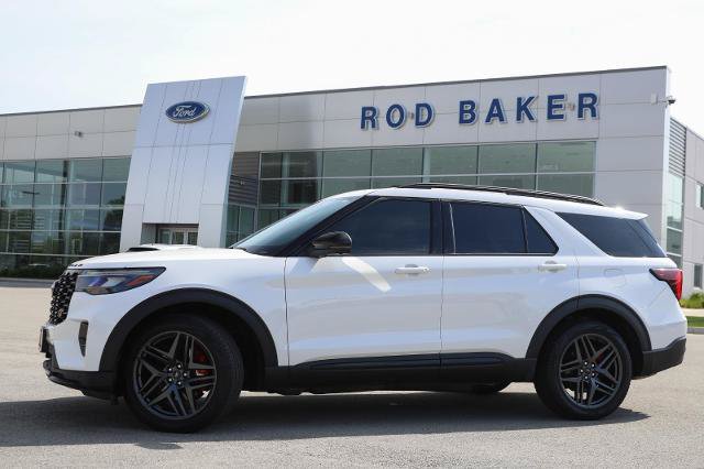 Certified 2025 Ford Explorer ST AWD/4WD image 3