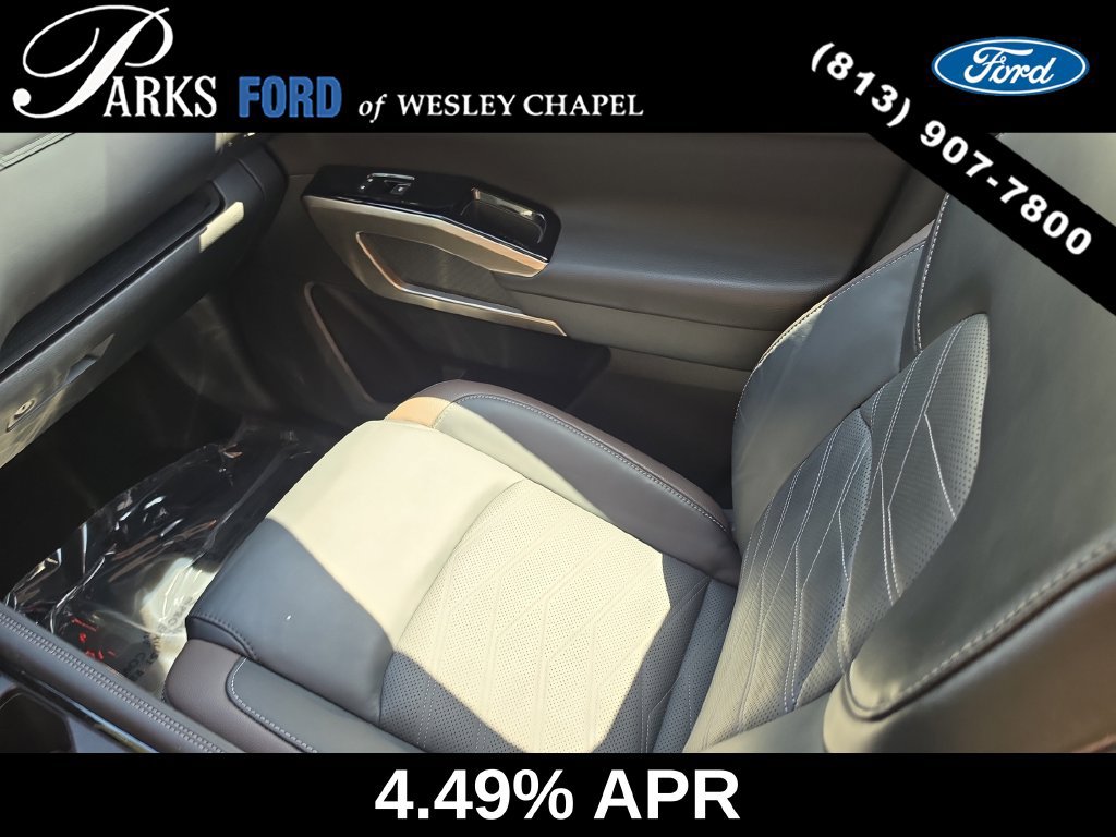 Used 2025 Nissan Pathfinder Platinum FWD image 15