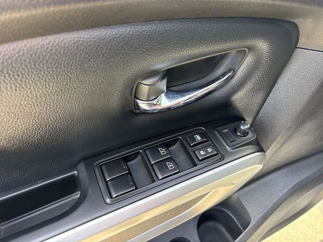 Used 2019 Nissan Titan SV RWD image 17