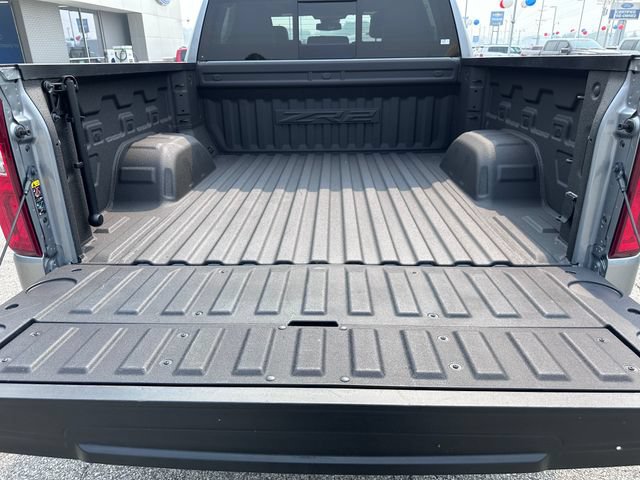 Used 2023 Chevrolet Silverado 1500 ZR2 AWD/4WD image 7