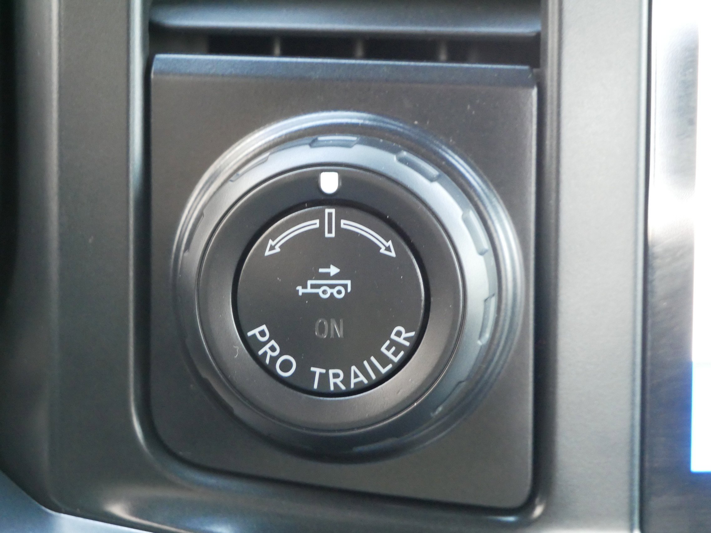 Certified 2024 Ford F350 Platinum w/ Tremor Off-Road Package AWD/4WD image 21