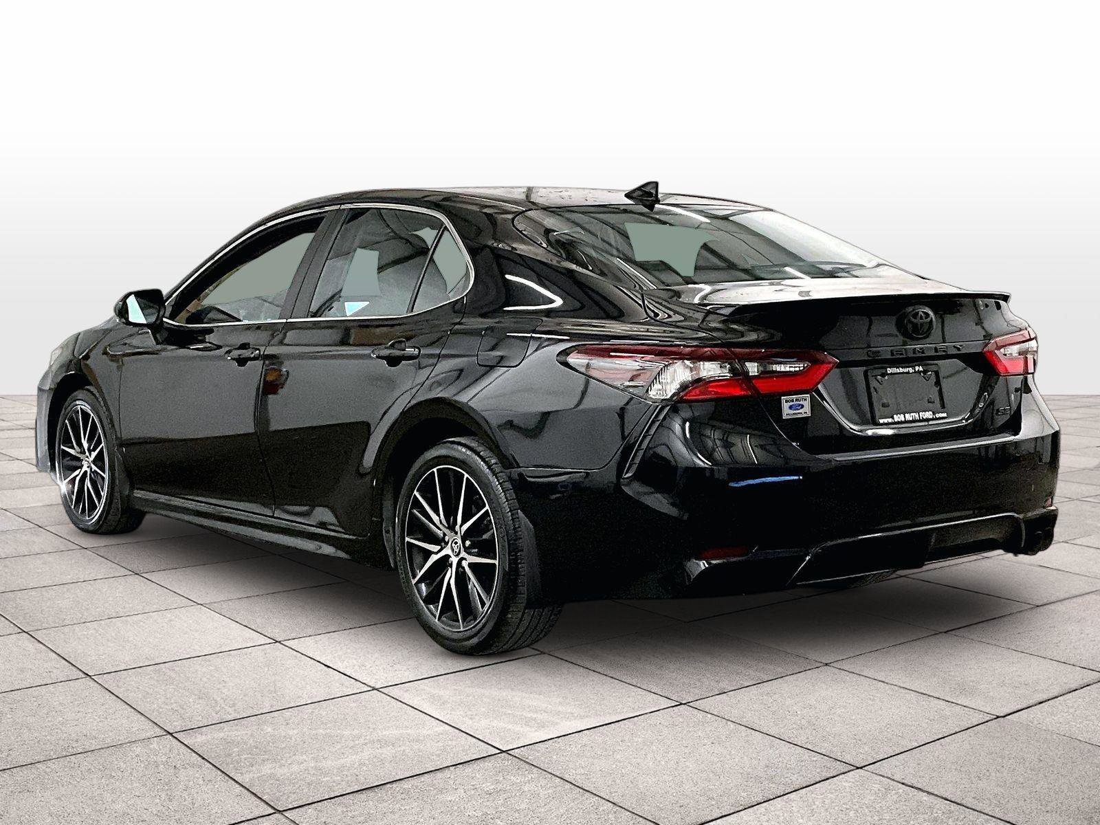 Used 2023 Toyota Camry SE FWD image 10