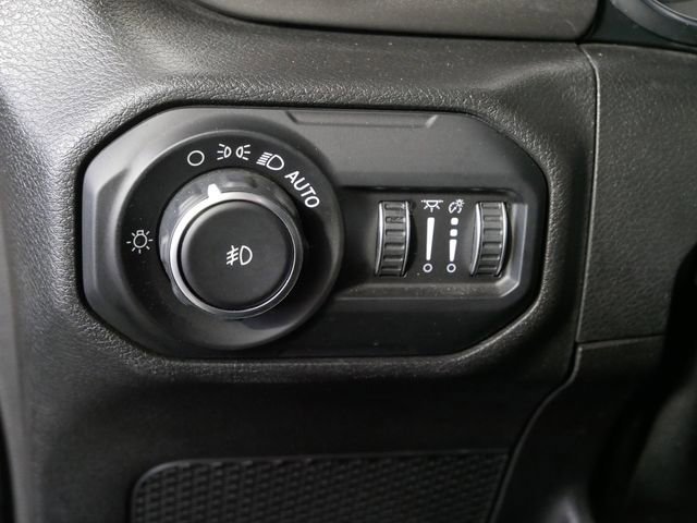 Used 2019 Jeep Wrangler Unlimited Sahara image 17