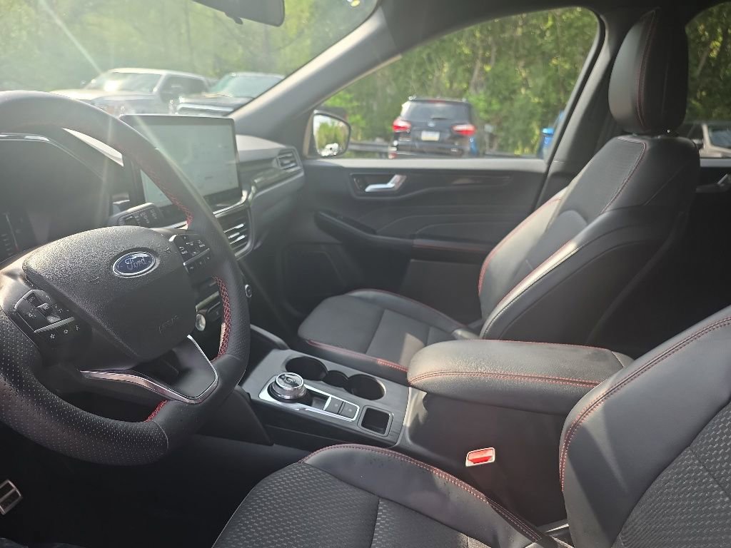 Certified 2023 Ford Escape ST-Line w/ Tech Pack #1 AWD/4WD image 11