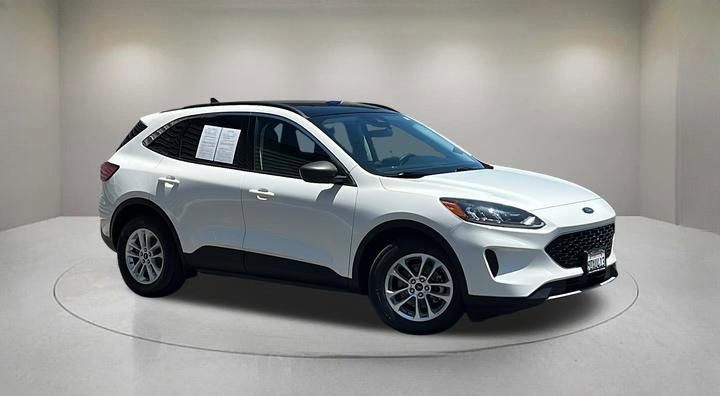 Certified 2022 Ford Escape SE