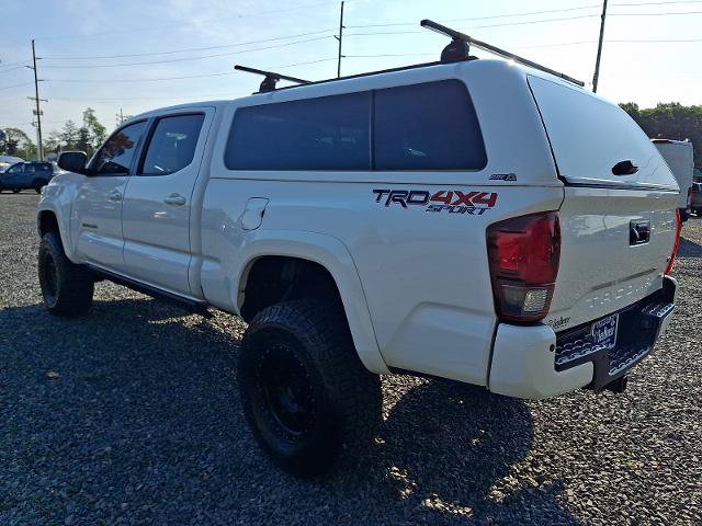 Used 2018 Toyota Tacoma TRD Sport w/ TRD Premium Sport Package AWD/4WD image 4