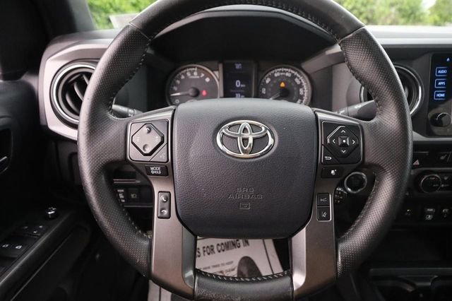 Used 2018 Toyota Tacoma TRD Sport AWD/4WD image 11