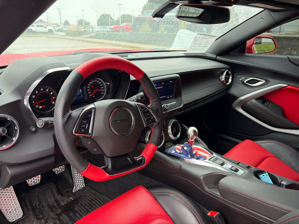 Used 2023 Chevrolet Camaro LT RWD image 10