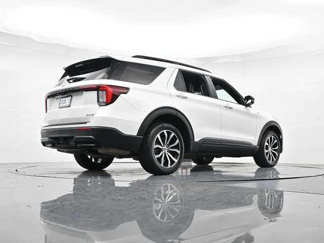 Certified 2025 Ford Explorer ST-Line AWD/4WD image 35