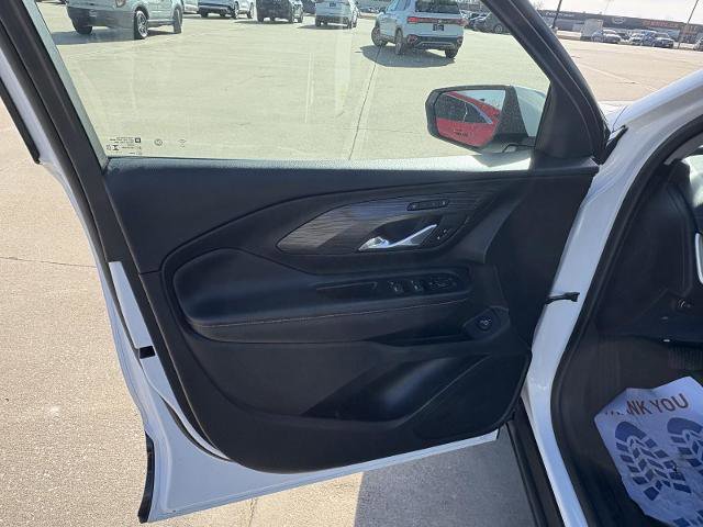 Used 2023 GMC Terrain SLT image 18