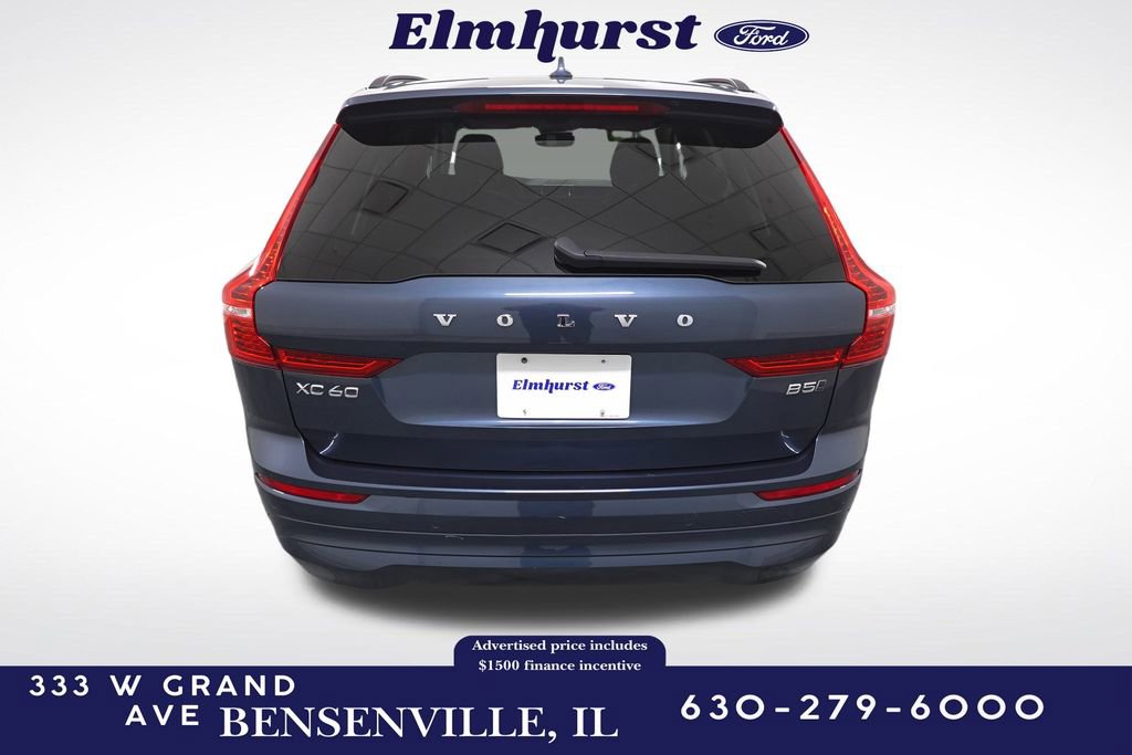 Used 2023 Volvo XC60 B5 Core image 4