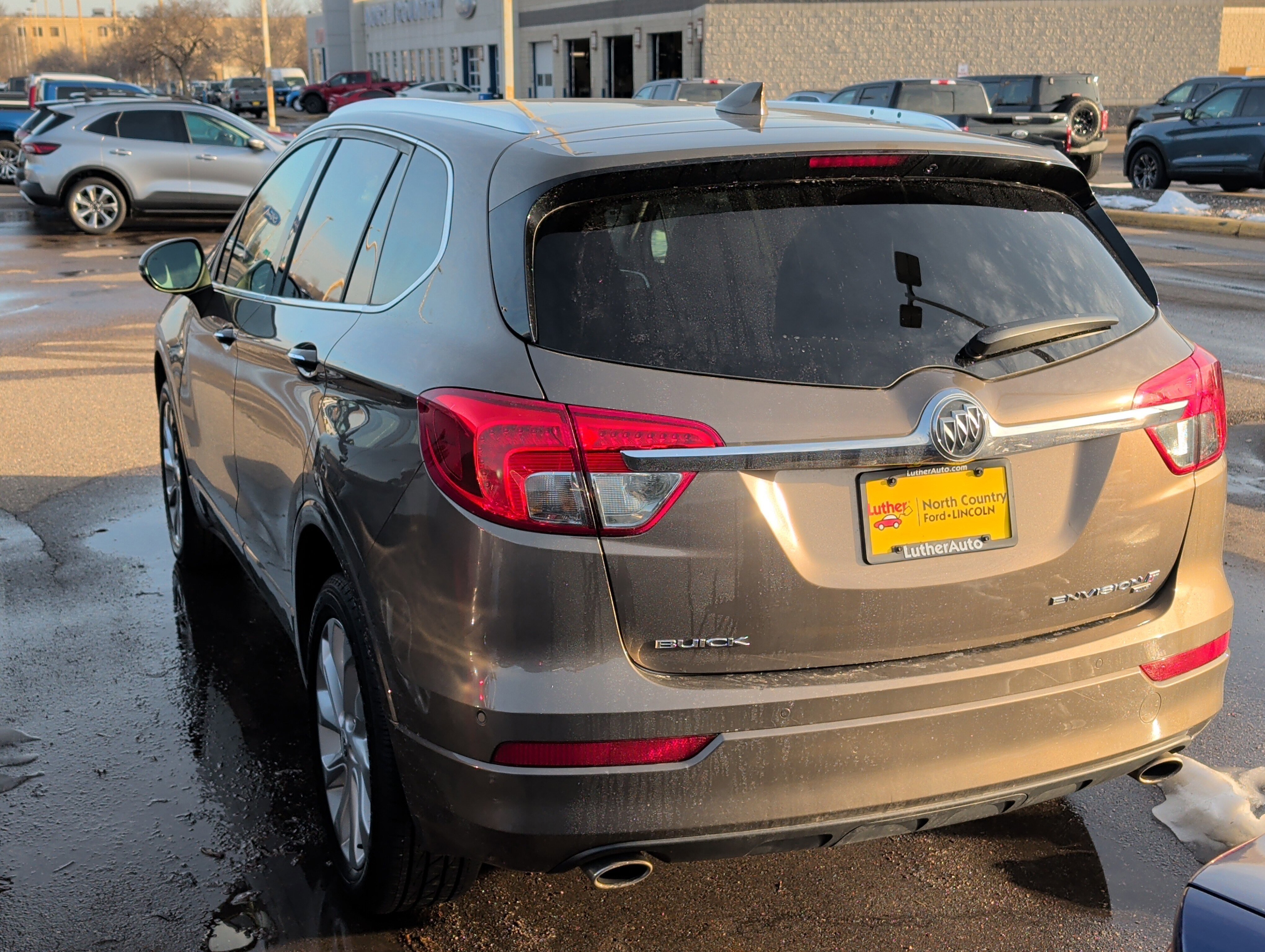 Used 2018 Buick Envision Premium w/ Driver Confidence Package image 3