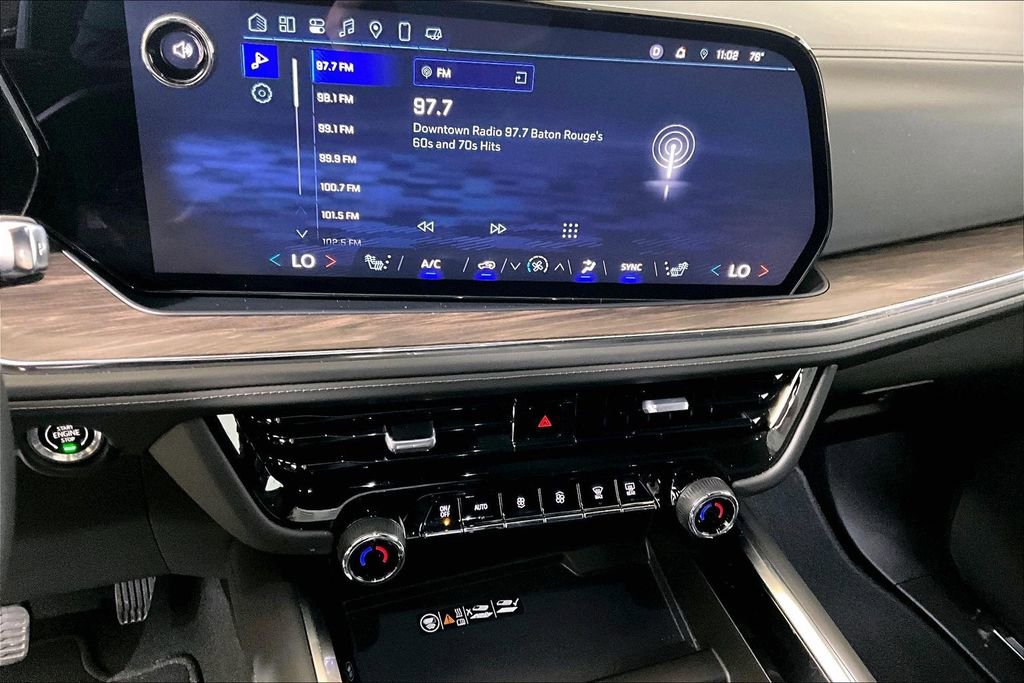 Used 2025 Chevrolet Suburban Z71 image 25