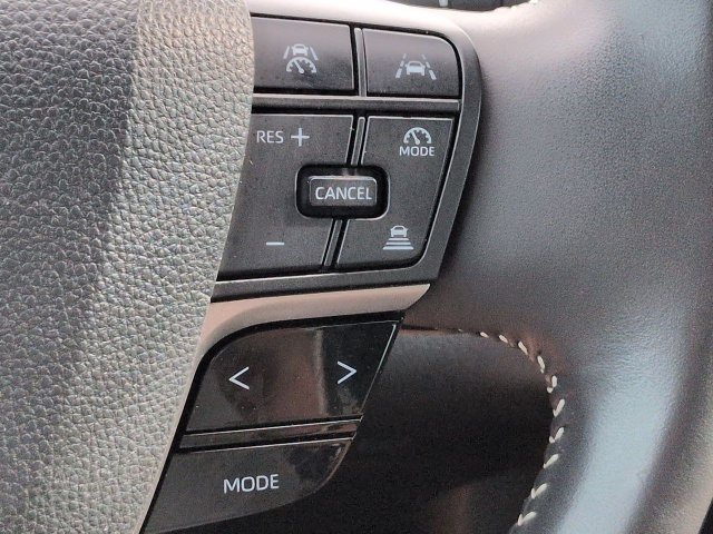Used 2025 Toyota Camry SE w/ Convenience Package FWD image 23