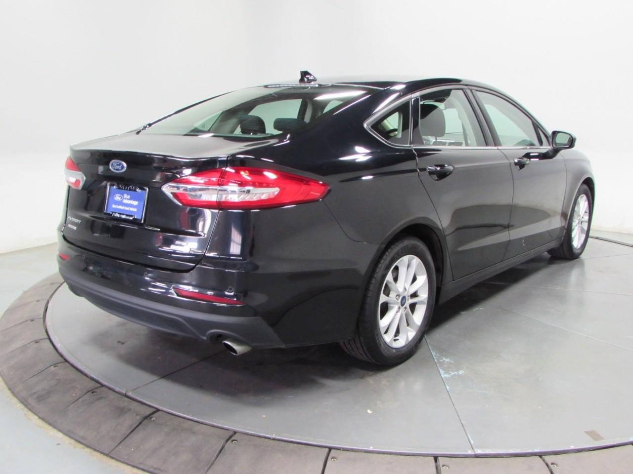 Certified 2020 Ford Fusion SE FWD image 6