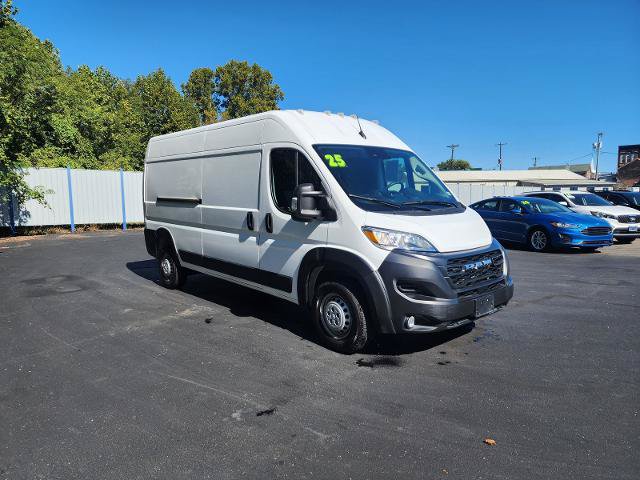 Used 2025 RAM ProMaster 2500 w/ Convenience Group FWD image 7